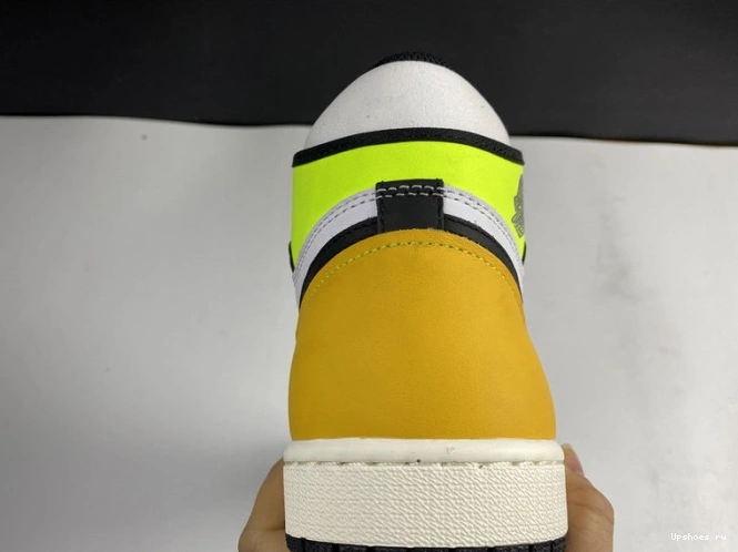 555088-118 1 Gold' High Air 'Volt Retro  OG Jordan 0210